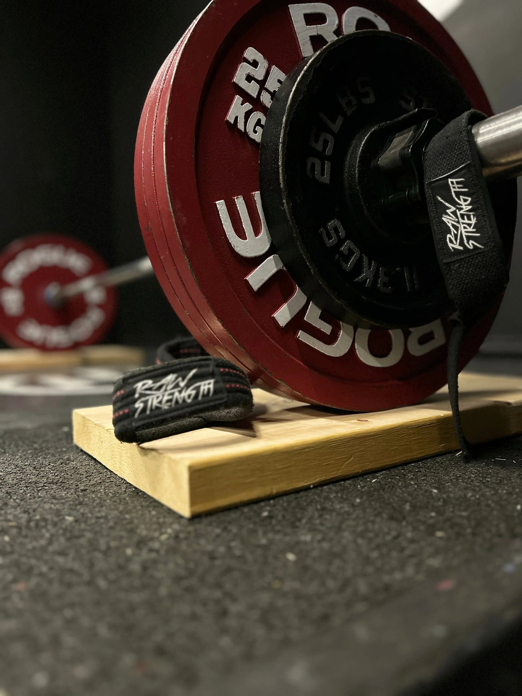 Benefits of Deadlift Straps - Raw Strength Apparel